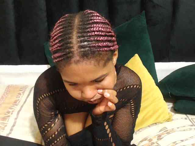 Hotsexyberry21 webcam