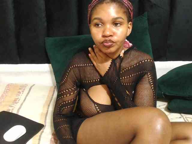 Hotsexyberry21 webcam