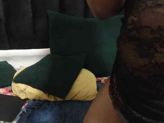 Hotsexyberry21 webcam