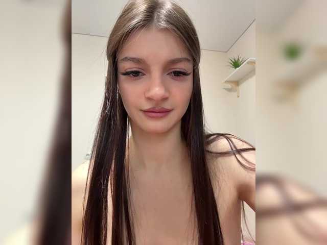 Entrez le videochat erotique avec le
modèle shottup shottup