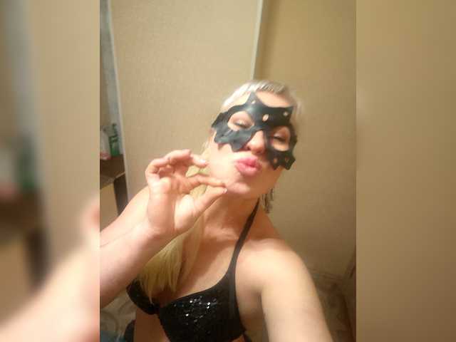 Vai a chattare su Dooomina35 Dooomina35