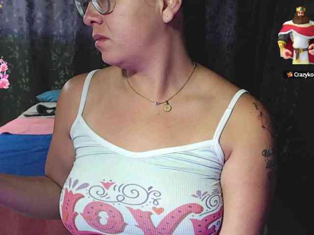 miia-1bigboobs webcam