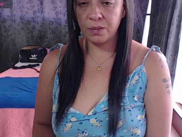 miia-1bigboobs webcam