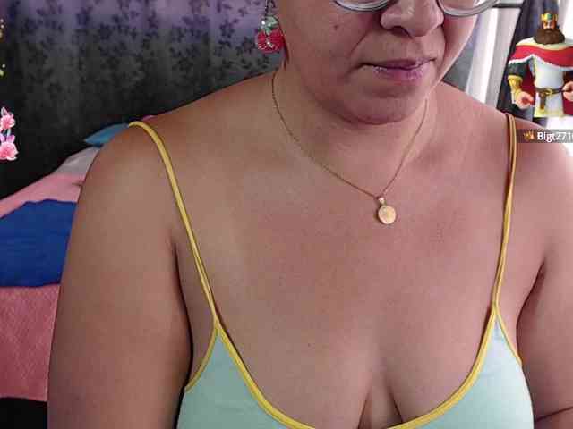 miia-1bigboobs webcam