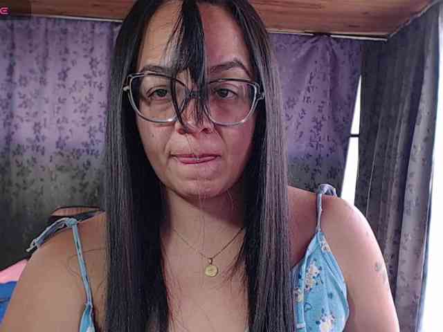 miia-1bigboobs webcam