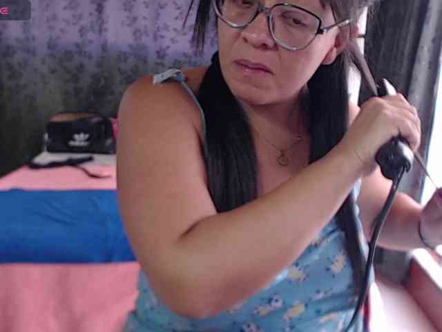 miia-1bigboobs webcam