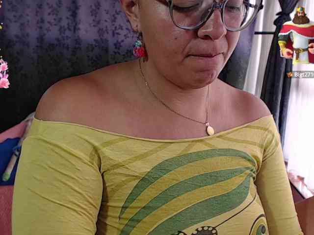 miia-1bigboobs webcam