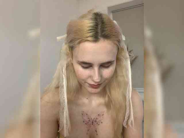 MilaElin webcam