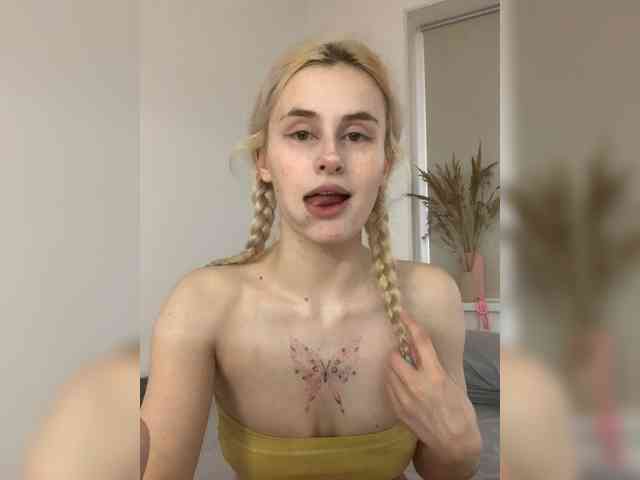 MilaElin webcam