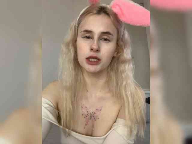 MilaElin webcam