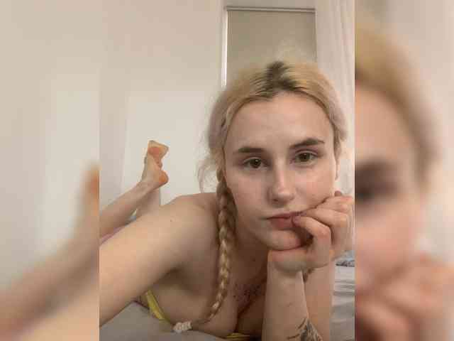 MilaElin webcam
