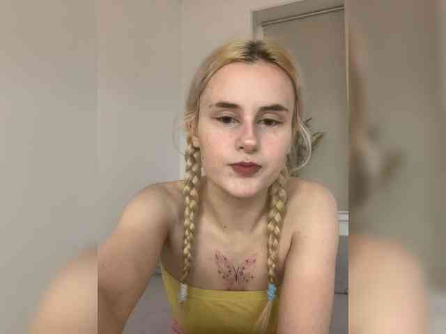 MilaElin webcam