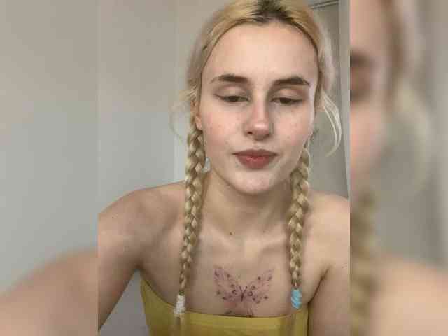 MilaElin webcam