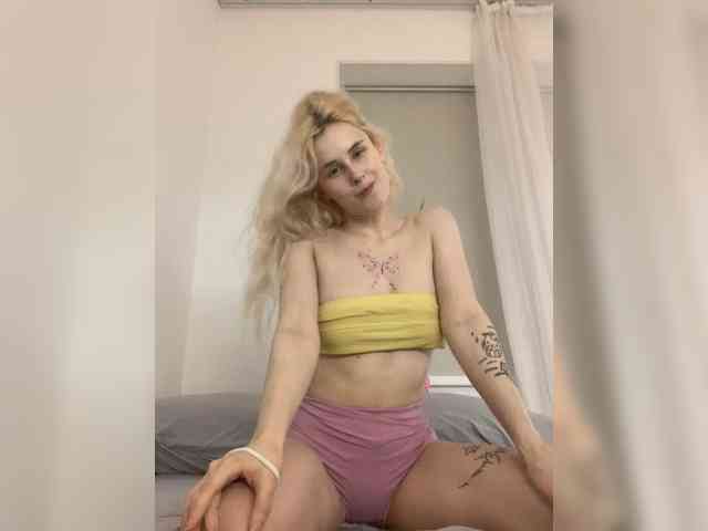 MilaElin webcam