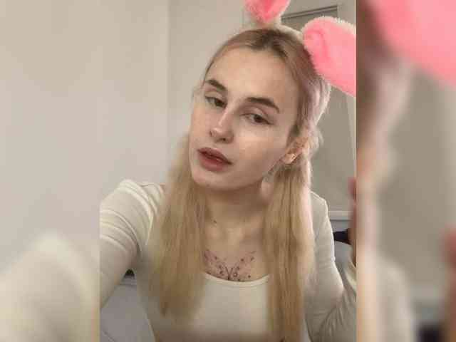MilaElin webcam