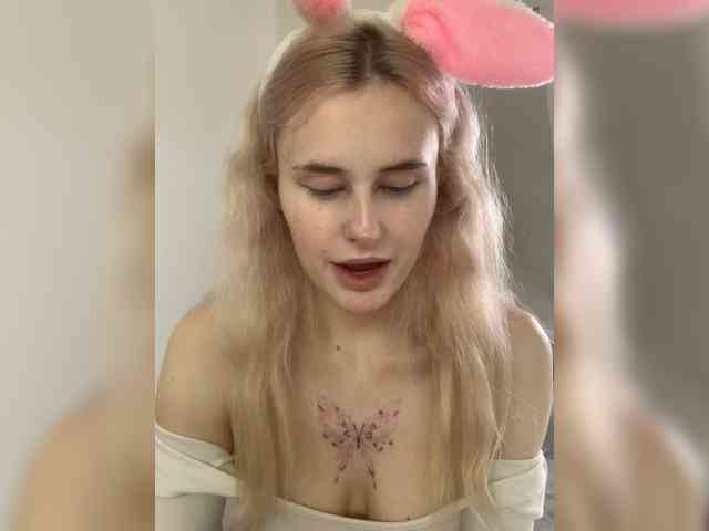 MilaElin webcam