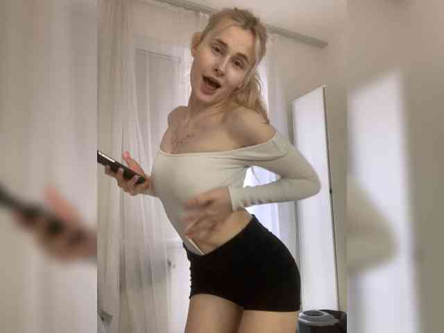 MilaElin webcam
