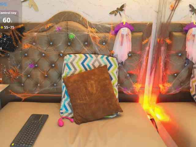 Zoe-Johnson webcam