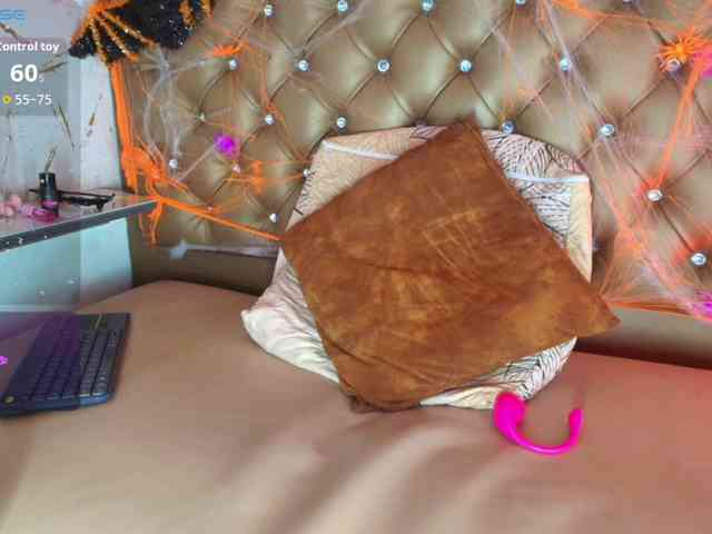 Zoe-Johnson webcam