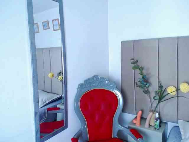 Miia-Colliins-- webcam