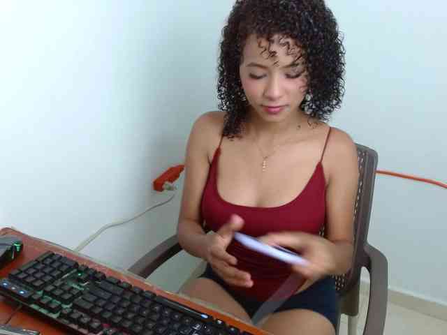 Aura-teen-hot webcam