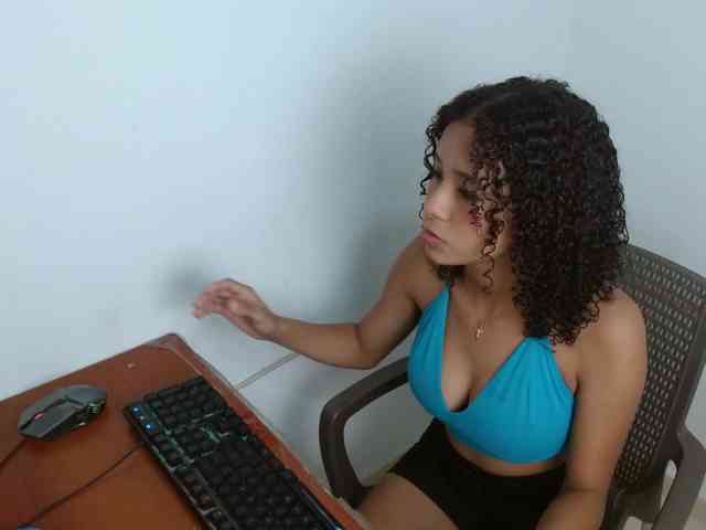 Aura-teen-hot webcam