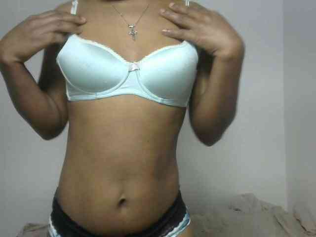 Blacksexy18 webcam