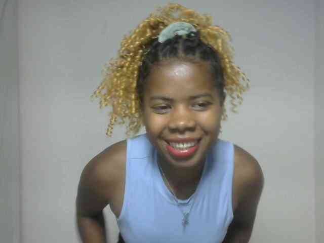 Blacksexy18 webcam
