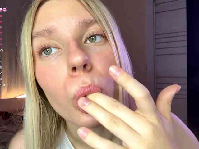 MargueritaMusto webcam