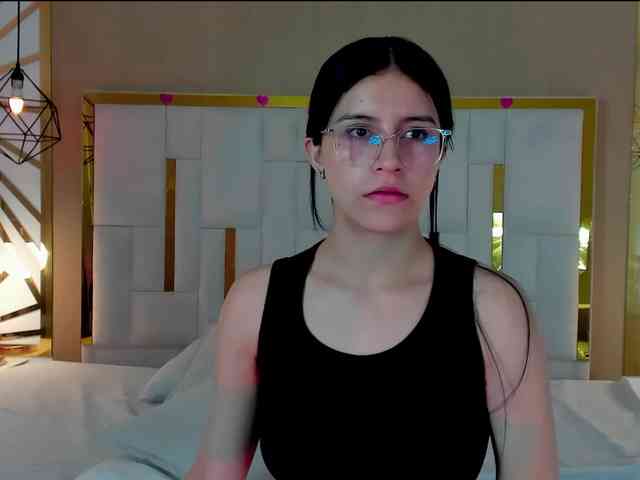 maddy-jacksonw webcam