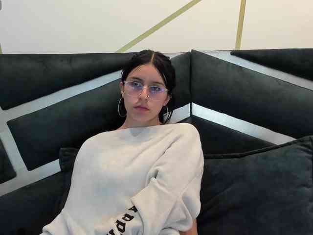 maddy-jacksonw webcam