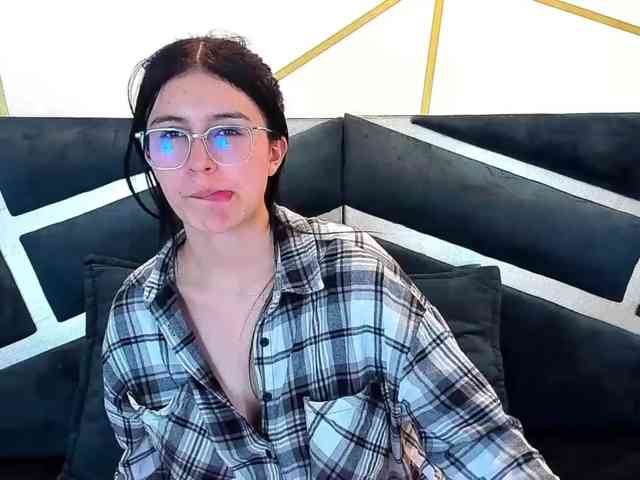 maddy-jacksonw webcam