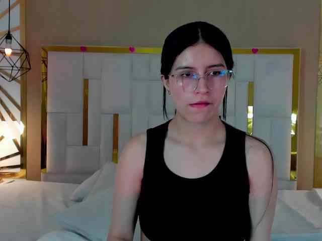 maddy-jacksonw webcam