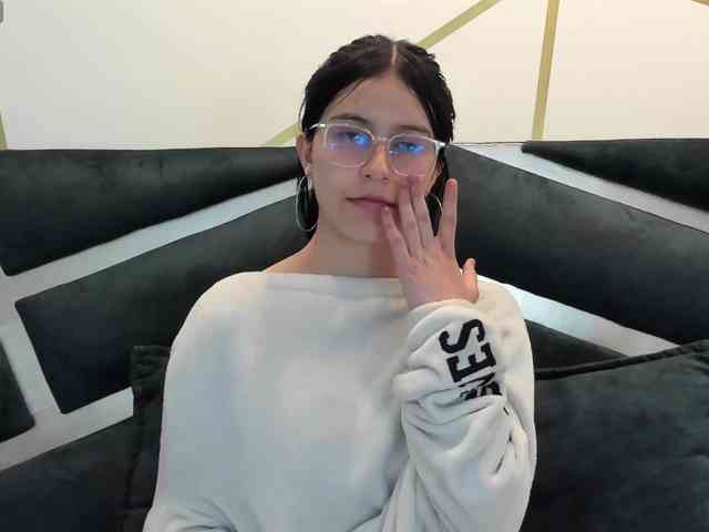 maddy-jacksonw webcam