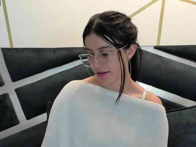 maddy-jacksonw webcam