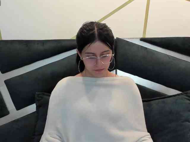maddy-jacksonw webcam