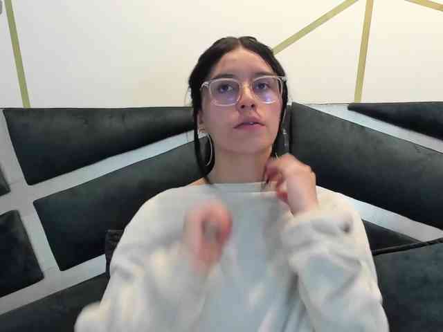 maddy-jacksonw webcam