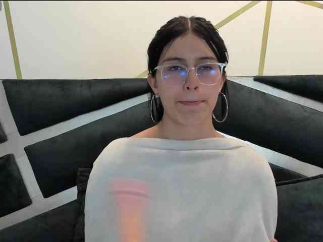 maddy-jacksonw webcam