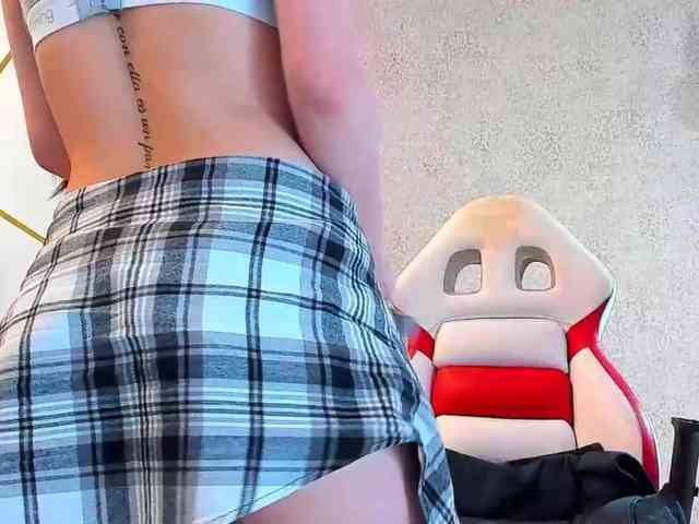 maddy-jacksonw webcam