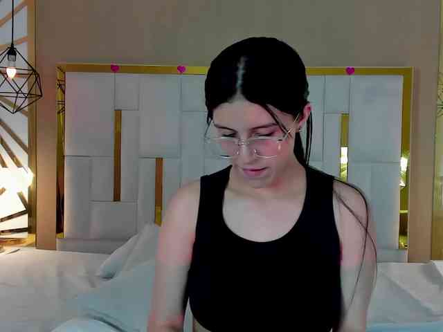 maddy-jacksonw webcam