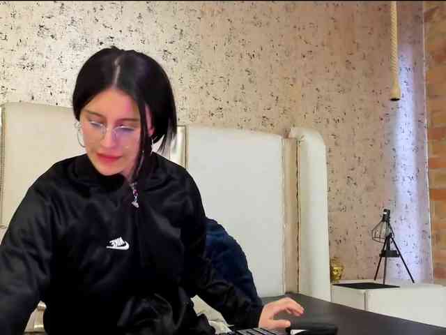 maddy-jacksonw webcam