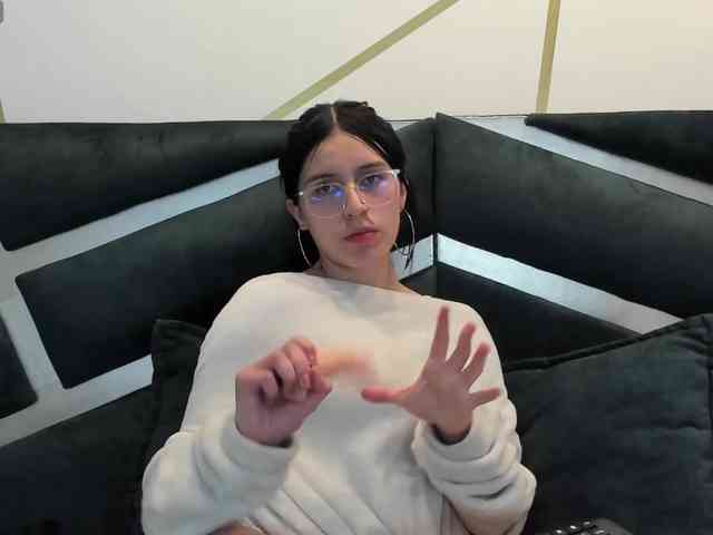 maddy-jacksonw webcam