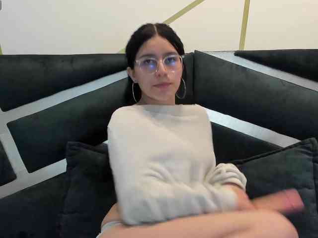 maddy-jacksonw webcam