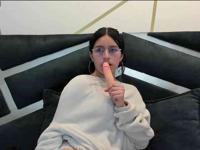 maddy-jacksonw webcam