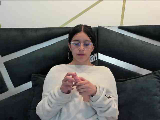 maddy-jacksonw webcam