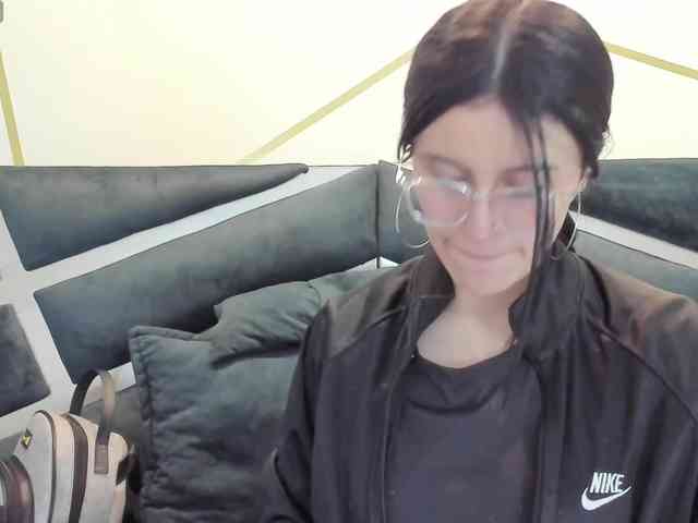 maddy-jacksonw webcam