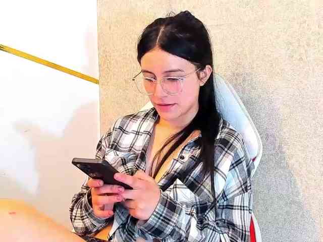 maddy-jacksonw webcam