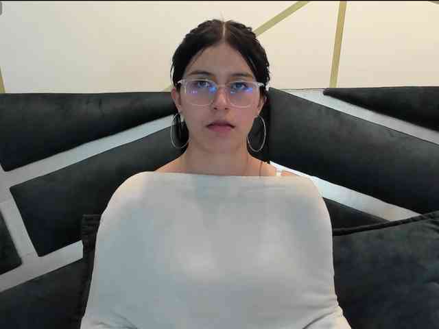 maddy-jacksonw webcam