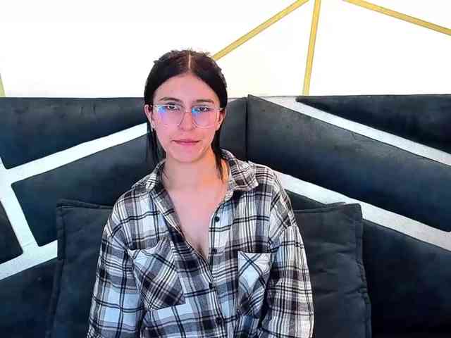 maddy-jacksonw webcam