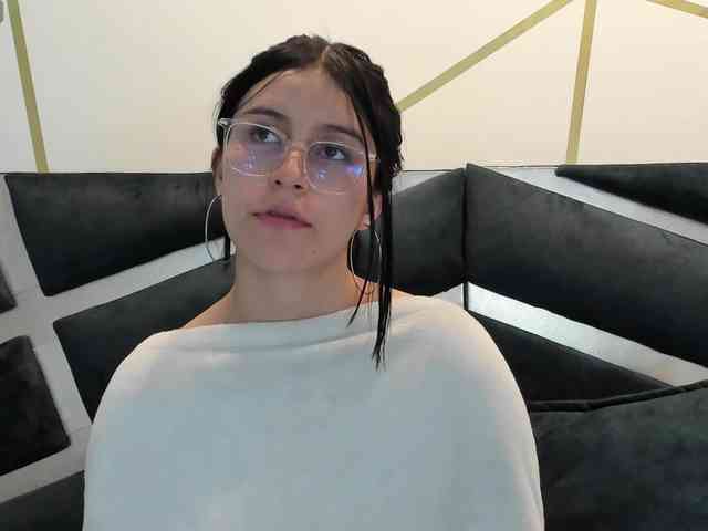 maddy-jacksonw webcam